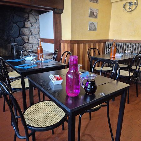 Logis Hotel Restaurant L'Oustal Naves  Εξωτερικό φωτογραφία