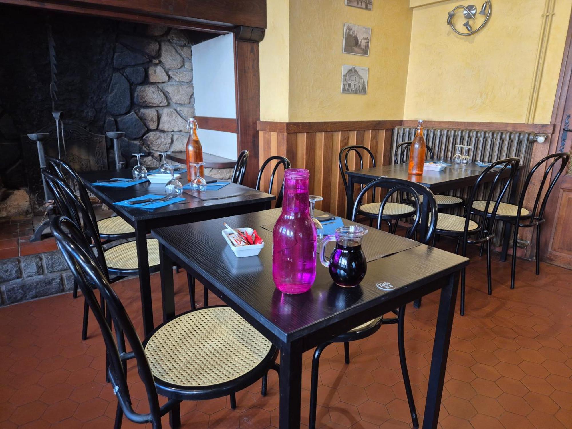 Logis Hotel Restaurant L'Oustal Naves  Εξωτερικό φωτογραφία