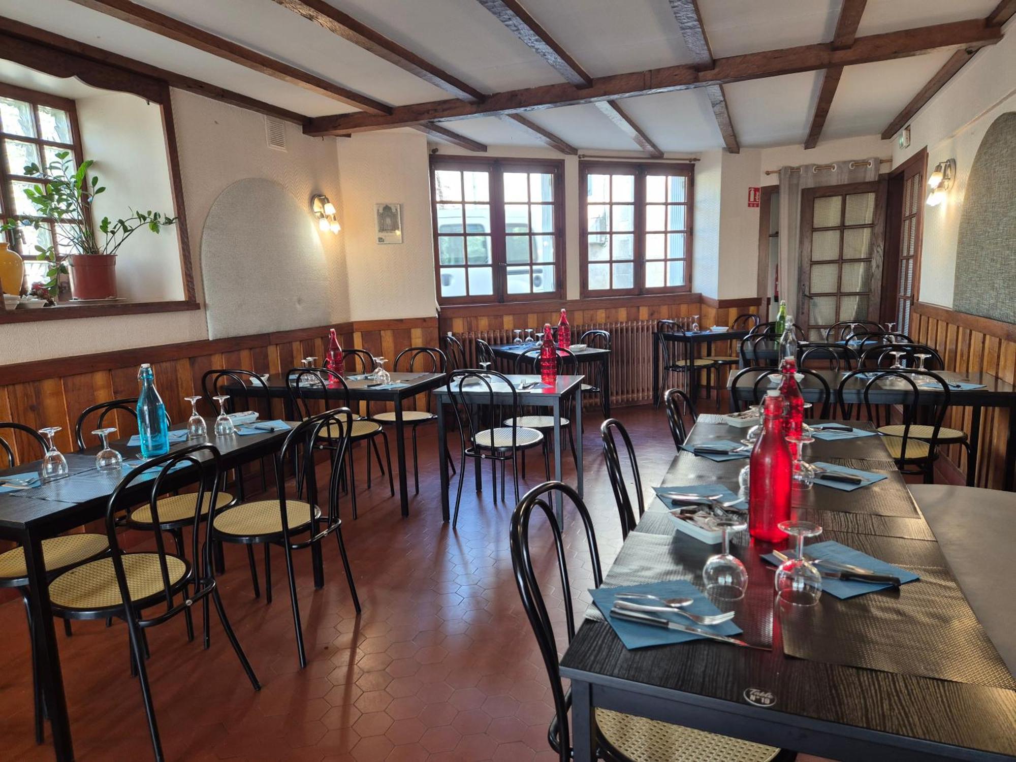 Logis Hotel Restaurant L'Oustal Naves  Εξωτερικό φωτογραφία
