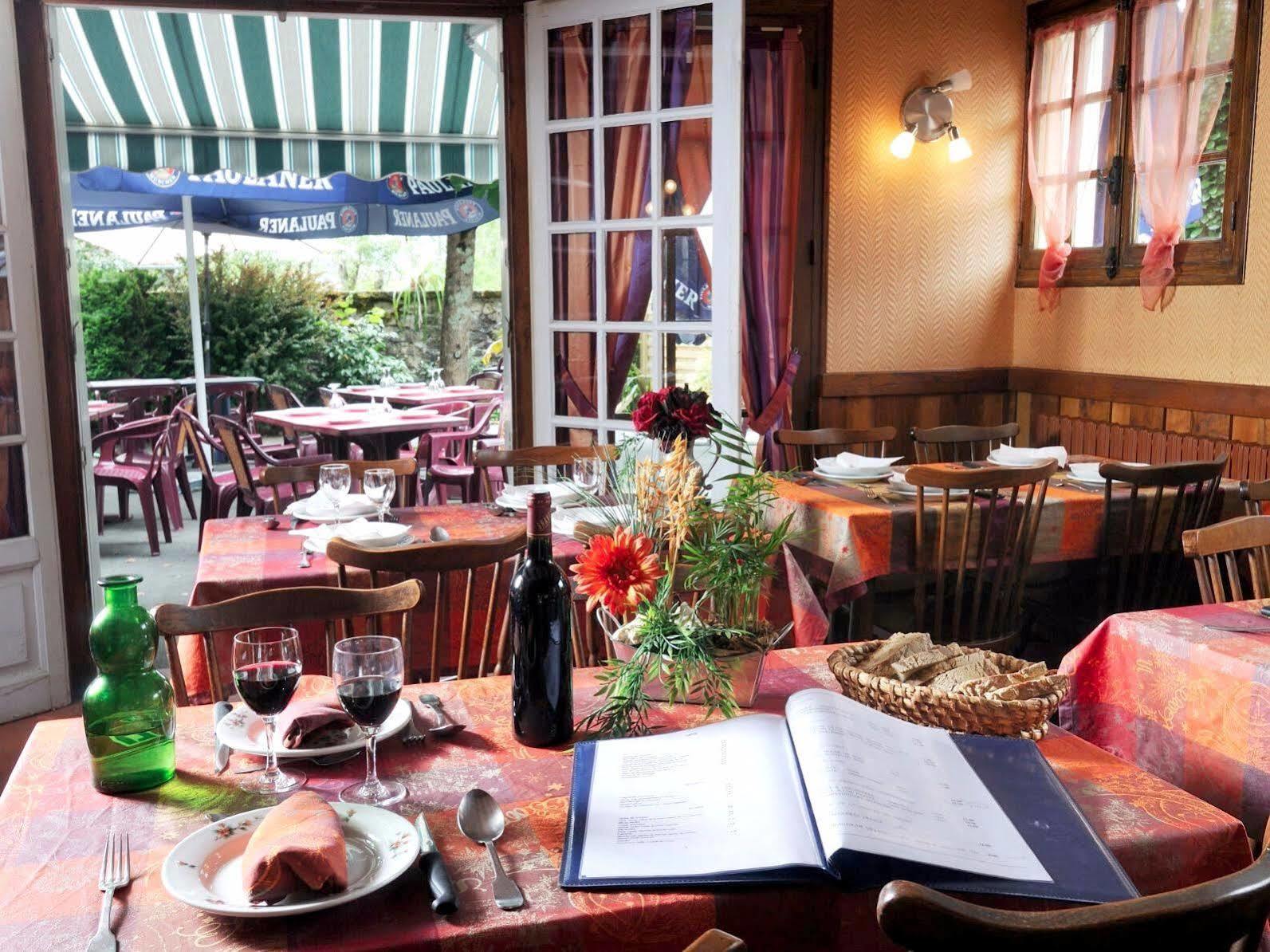 Logis Hotel Restaurant L'Oustal Naves  Εξωτερικό φωτογραφία